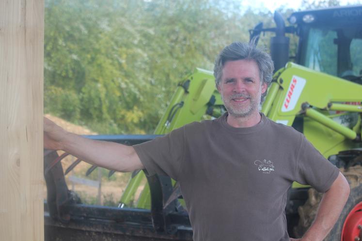 Sylvain Jardin peut être fier de son bâtiment de 350 m2, en bonne partie auto-construit.