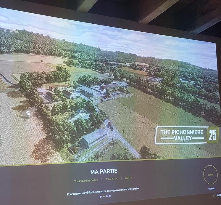 La ferme de la Pichonnière à Domfront-en-Champagne, une ferme réelle pour une exploitation virtuelle du jeu Farming Simulator.