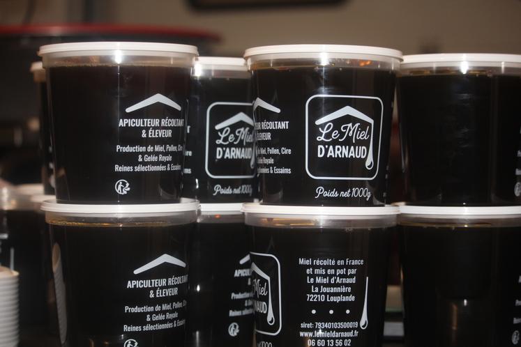 Arnaud Guéret produit sept miels.