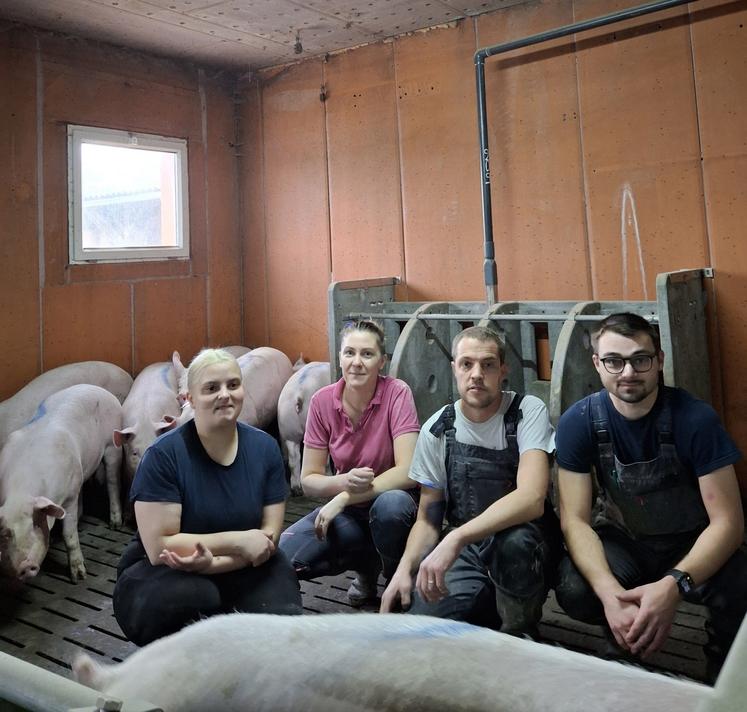 Emeline Pascoli, Laure et Anthony Ciron, Bryan Dodin. 