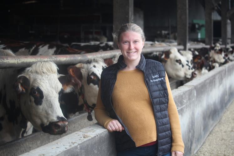 Audrey Badouard élève 100 Normandes et 50 taurillons à Juigné sur Sarthe.