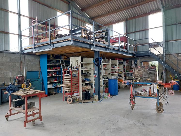 Un atelier a été créé pour la maintenance du parc matériel.