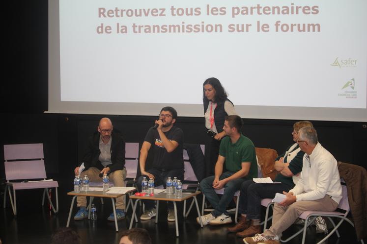 Une table ronde animée par la Chambre d'Agriculture, avec notamment Xavier Anquetil, conseiller installation (en bas à droite) et Aline Julienne, conseillère AS Cefiga.(en haut à droite).