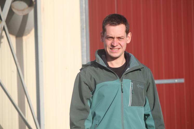 L'exploitation comporte 4 bâtiments de volailles de chair et deux en pondeuses.