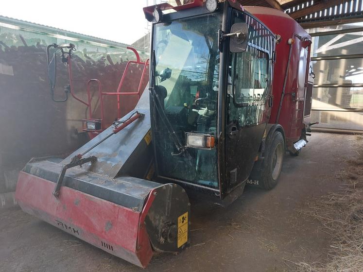 Flavien Engoulvent a investi dans une désileuse mélangeuse d'occasion.