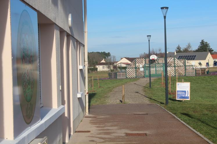 Un city-stade a été construit à côté de la nouvelle MAM dans les anciens bâtiments de l'IME.