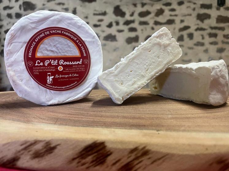 Médaille d'argent pour "Le P'tit Roussard", un fromage au lait cru entier de vache, à pâte molle qui fait référence à une roche de couleur rouille présente à la Bazoge.
