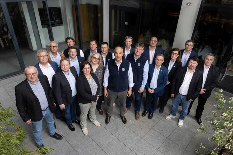 L'équipe dirigeante de la FNSEA, autour de son président Arnaud Rousseau.