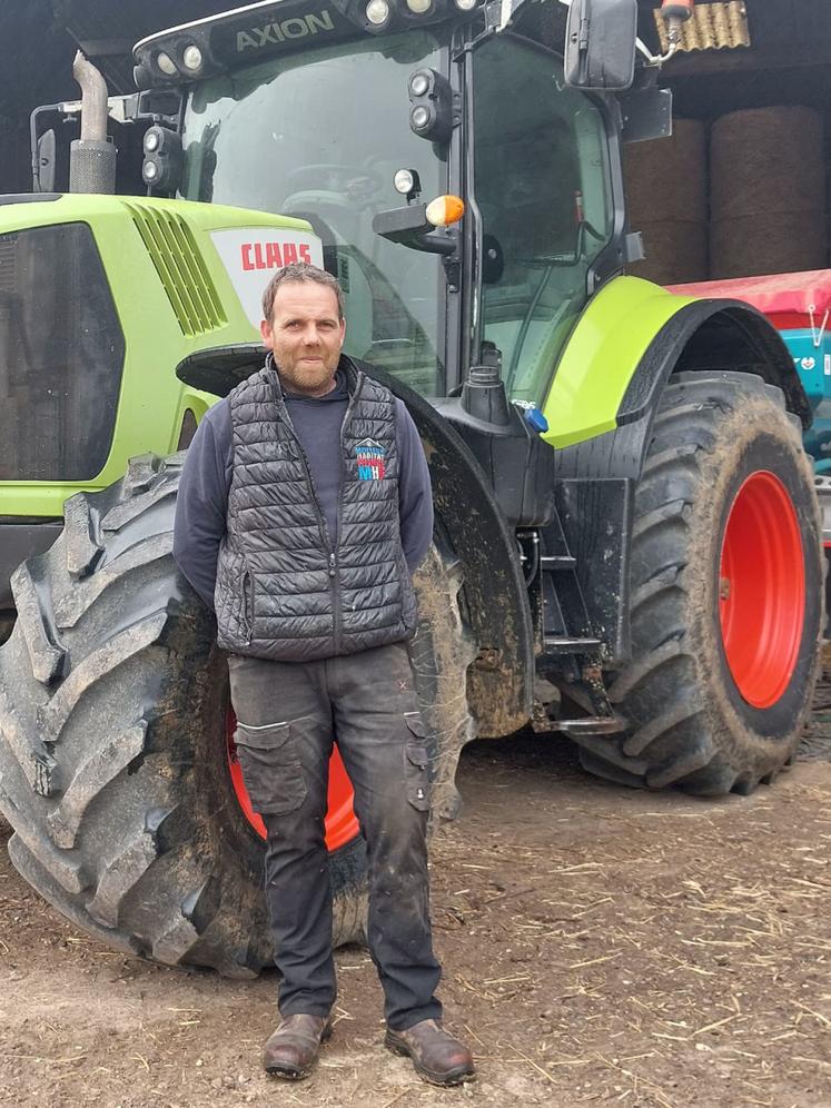 Benoît, associé et soutien indispensable de Laëtitia, qui rend possible tous ses engagements en dehors de l'exploitation.