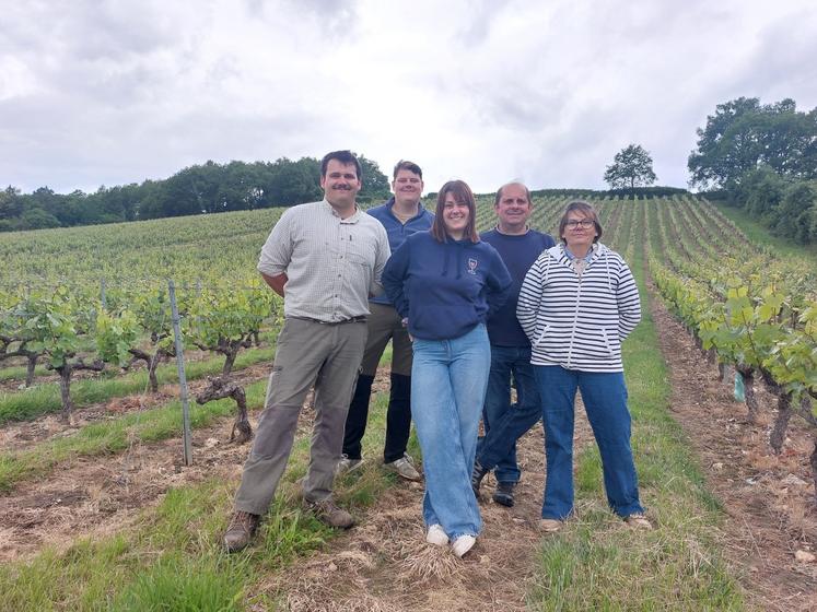 Les enfants Croisard, Louise, Baptiste et Mathieu, se sont associés en Gaec avec leurs parents en janvier 2026.