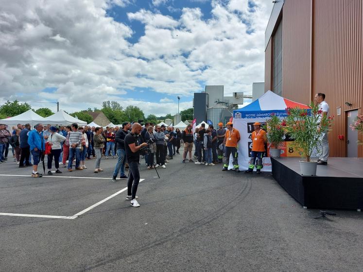 400 clients de Nouri'Vrai étaient présents le 2 juin lors de la journée conviviale Nouri'C'vous, sur le site de Bessé-sur-Braye.
