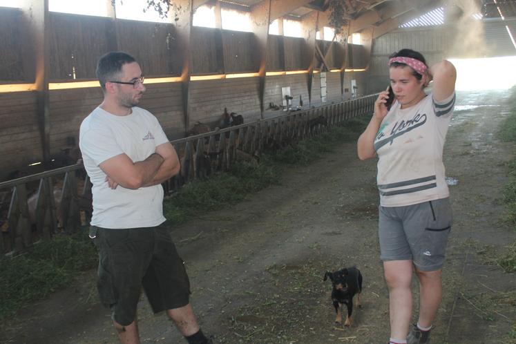 Mathieu et Anicea dans le bâtiment de 1 825 m2