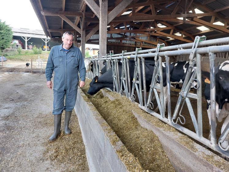 Jean-Michel Coutard conduit, avec son frère Pascal, un cheptel de 60 vaches laitières.