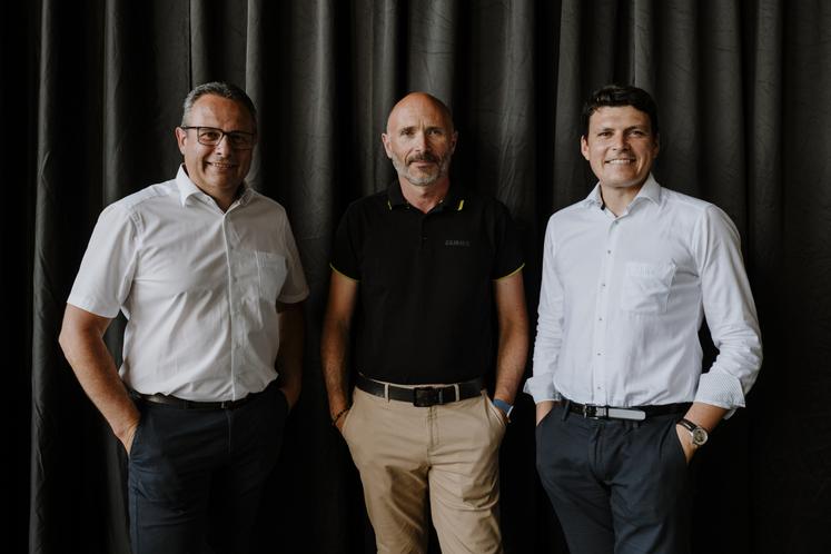 Les dirigeants de Claas Agritech Ouest : de gauche à droite Bertrand Piers, Joël Croizer, directeur général, et Benoit Maloeuvre, directeur commercial.