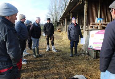 Hervé Baudet, vétérinaire chez Seenovia, a animé la " seennoviale " du 18 janvier sur le thème de la conduite des veaux.