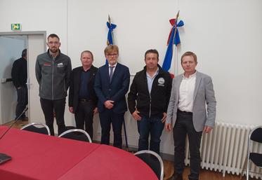Cyril Lemaitre, Dominique Rousseau, Denis Pineau et Olivier Lebert ont rencontré le ministre de l'Agriculture Marc Fesneau vendredi dernier.