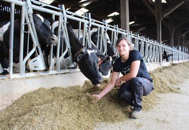 Amandine Garreau s'est spécialisée sur l'élevage des vaches laitières et des veaux de boucherie.