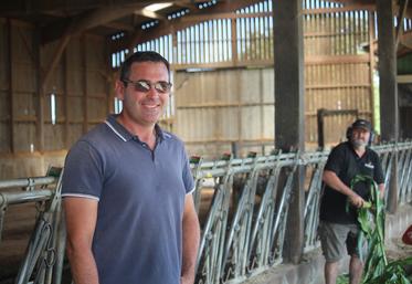 Rémi Guichard a été l'hôte de la JMS de Seenovia le 27 août à la Pervendière, à Courcelles-la-Forët. En plus de 70 VL, il y élève également poules (deux poulailiers) et dindes (un bâtiment).