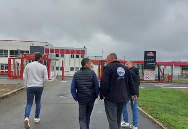 Une délégation a rencontré la direction de Charal Sablé-sur-Sarthe: Pascal Goupil ainsi que Dominique Guineheux, du groupe Bigard.