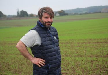 Julien Dupont a commencé à semer le 19 octobre. Pour l'instant, sur les 65 hectares de blé, 34 ont été semés. 