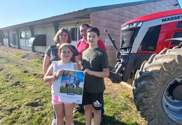 Elodie, Jérémy Bouhours et leur deux enfants Mathis et Célia.