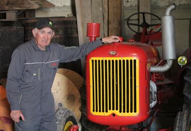 Jean-Pierre Lecroc et son tracteur MAP de Someca.