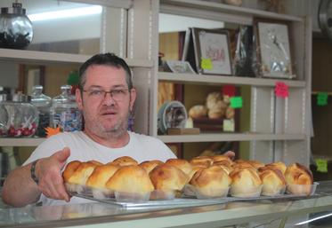 Stéphane Marcq fait des bourdons le week-end pour sa clientèle et à la commande pour des festivités.