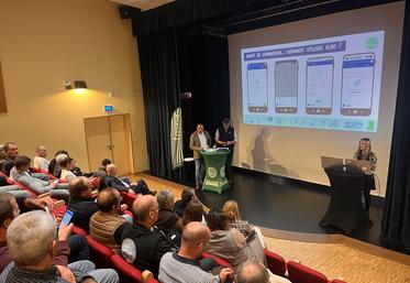 Les participants ont pu réagir, poser leurs questions et faire des commentaires en temps réel.