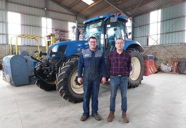 Didier Galpin et son fils Guillaume, installé à Saint-Jean-d'Assé.