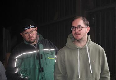 A droite, Antoine Billon, premier hôte de la journée à Tuffé. En haut à droite, Patrice Riauté (FDSEA et FNPL). En bas, Domitille Rondeau (Chambre d'agriculture), une des animatrices de la journée.