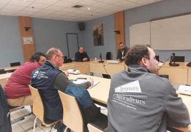 Samuel Friscault, Patrice Riauté et Gabriel Tessier face à Maxime Grouard et Bertrand Bouchez, de la Socamaine.