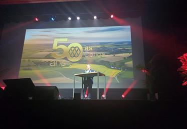 Plus de 1 000 personnes étaient réunies mardi soir au Forum du Centre des expositions du Mans pour célébrer les 50 ans d'AS-Cefiga.