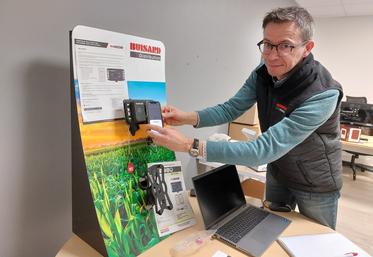 Florent Madiot, directeur technique chez Buisard Distribution, présente le boîtier MGConnect.