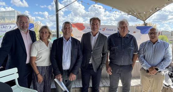 "Nous allons augmenter la population caennaise le temps d'une journée", garantit Clément Lebrun, président de de Vachement Caen (3e en partant de la gauche), au côté de Jean-Yves Heurtin (Chambres), Stéphanie Guillou (Mairie de Caen), Aristide Olivier (Mairie), Bruno François (Conseil départemental) et Marc Millet (Région).