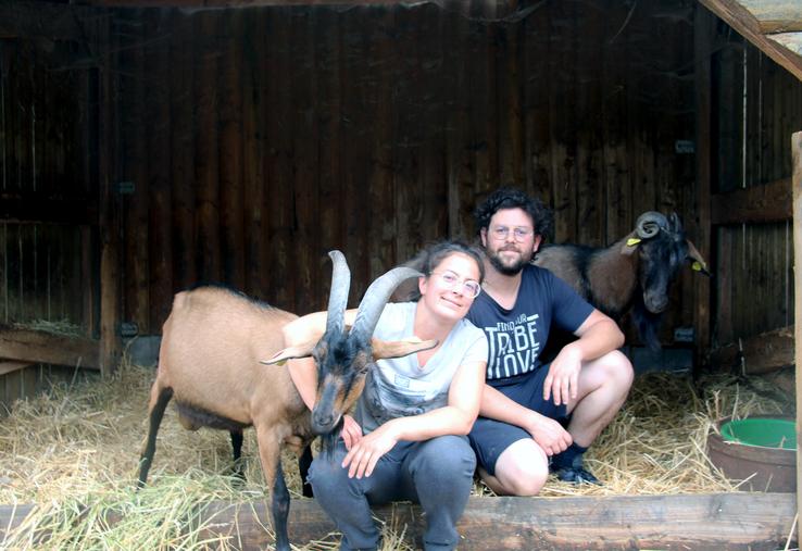 "Après 10 mois sur la ferme, on ne regrette pas notre choix" témoignent Gilles et Elsa.