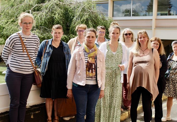 Le bureau et les membres de la commission des agricultrices de l'Orne, créée mercredi 4 septembre 2024 à Alençon. Sa présidente étant Blandine Crison, au centre, en vert. À sa gauche, Alexandra Gouello, et à sa droite, Chloé Herman-Pilouer, vice-présidentes. Tout à gauche, Elise Fokker, secrétaire.