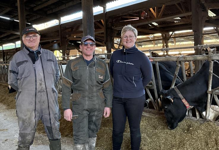 Sandrine et Sylvain Guillet sont associés à Patrick Morel sur la ferme des Châtaigniers à La Chapelle-du-Fest (centre Manche).