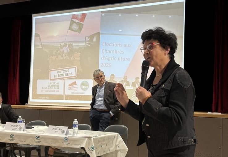 Josiane Béliard, présidente de la section des propriétaires, a présenté le programme de la réunion lors de l'assemblée générale de la section des anciens, présidée par Gérard bédouin.