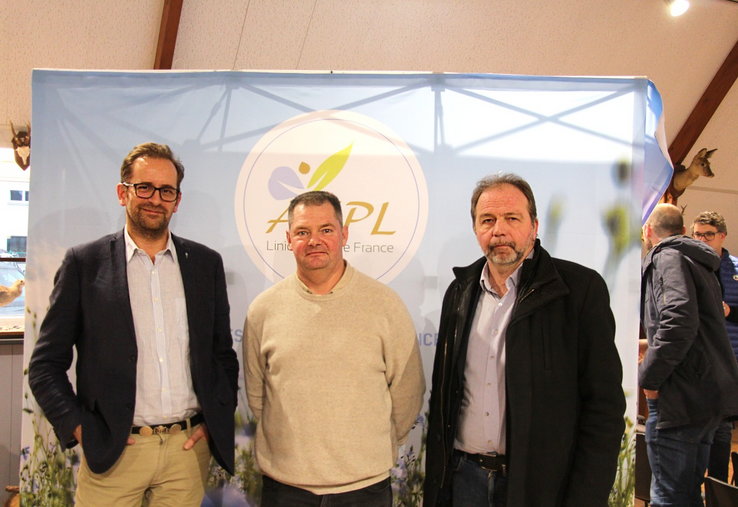 De gauche à droite : Yann Flodrops, animateur Filière lin fibre chez Arvalis, Vincent Meyer, président du Syndicat des producteurs de lin bas-normands et Jean-Yves Heurtin, président de la Chambre d'agriculture du Calvados.