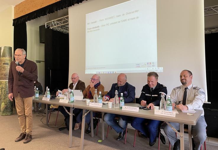 La Fédération des chasseurs du Calvados (FDC14) a organisé une rencontre inédite, mardi 6 mai en lien avec l'UAMC, l'OFB, la DDTM et le Groupement de la gendarmerie du Calvados.