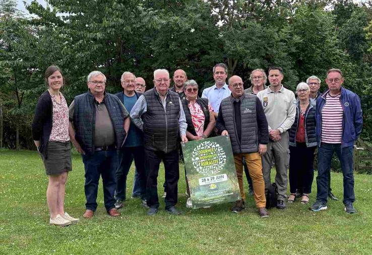 Les différents acteurs mobilisés dans l'organisation des Journées de la biodiversité et de la ruralité à la Fédération de la chasse de la Manche les 28 et 29 juin.