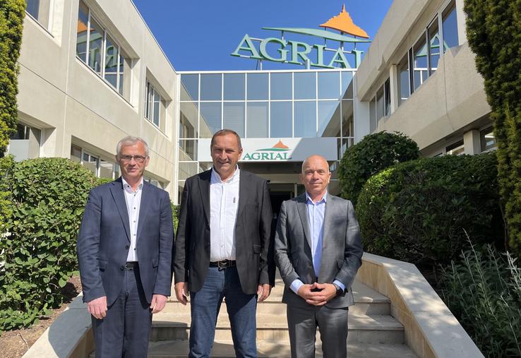 De gauche à droite : Ludovic Spiers, directeur général d'Agrial, Bernard Guillard, président, et Julien Heillaut, directeur général à partir du 1er juillet.