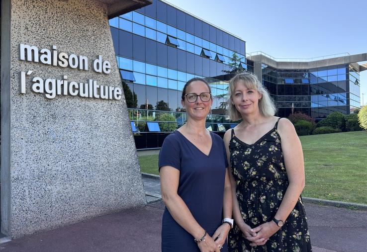 Nadège Mahé, élue en charge de l'élevage à la Chambre d'agriculture aux côtés de Stéphanie Lebranchu, directrice du GDS de la Manche.