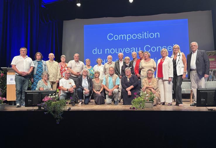 Après les élections, le nouveau conseil d'administration composé de 29 personnes a été mis en place.