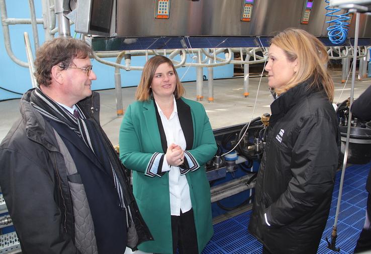 En mars 2024, Yaël Braun-Pivet était déjà venue dans la Manche, notamment à la ferme expérimentale La Blanche Maison, à l'époque dirigée par Lucie Morin. Elle avait été invitée et accompagnée par Philippe Gosselin, député de la 1re circonscription. Et ce sera encore le cas le 12 septembre prochain. 