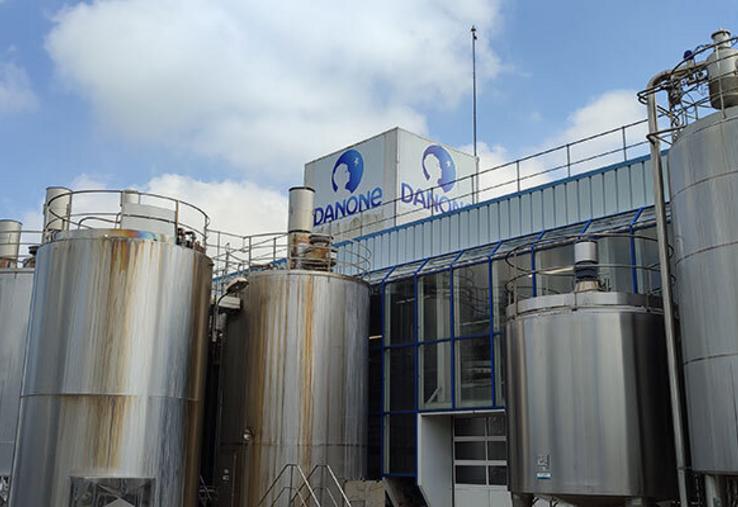 Le groupe Danone en quête de nouveaux producteurs, est en quête de finaliser un accord avec Ouest'Lait, pour un contrat de 50 millions de litres de lait dès l'été 2026.