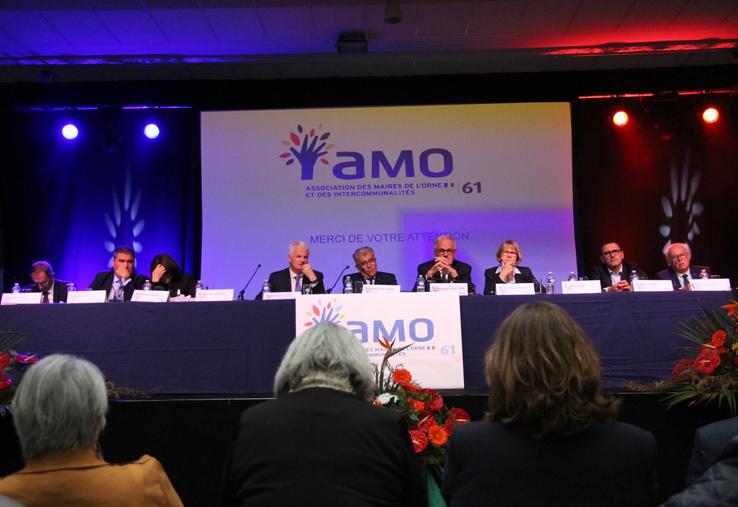 Le président Van-Hoorne et le président de Balorre ont ouvert le congrès départemental des maires de l'Orne.