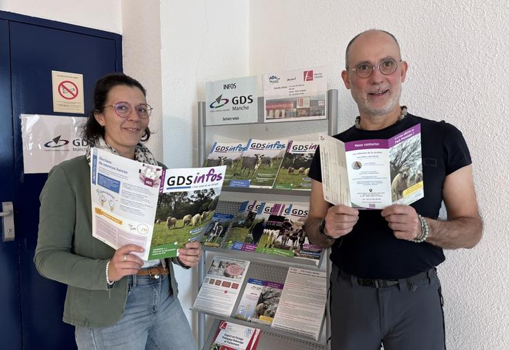Anne-Solène Lerebours, assistante de la section ovine et caprine du GDS de la Manche et Jean-Marc Carbonière, vétérinaire conseil.