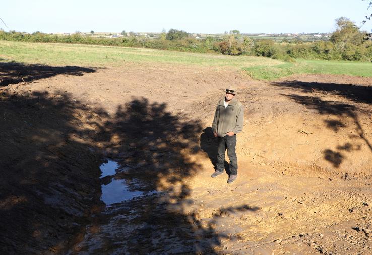 Après un bon débroussaillage, un élagage et le régalage de la terre, l'avant-après n'a plus rien à voir dans les cinq mares de Maxime Gaignard, installé à Grandcamp-Maisy. Il a bénéficié du programme de restauration initié par le Parc naturel régional des Marais du Cotentin et du Bessin.