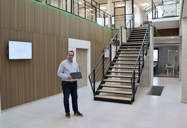 Latitude TEC a développé une nouvelle gamme de GPS avec l'entreprise chinoise Hi-Target : les Farmstar F3.